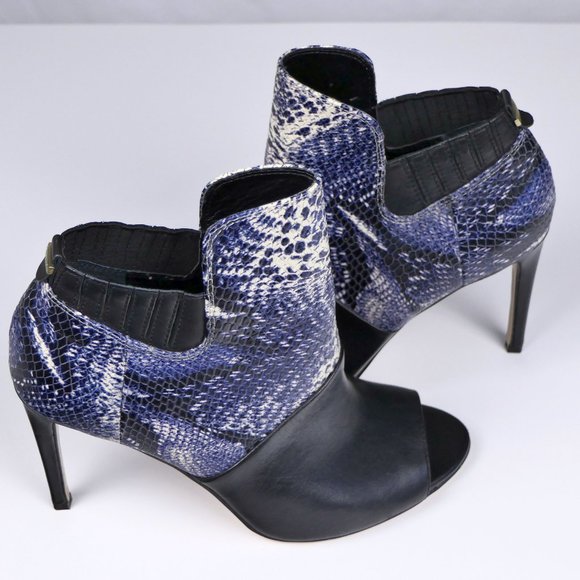 Calvin Klein Women's SZ 6.5 Sarine Blue Snakeskin Peep Toe Booties 4" Heel - Picture 9 of 13